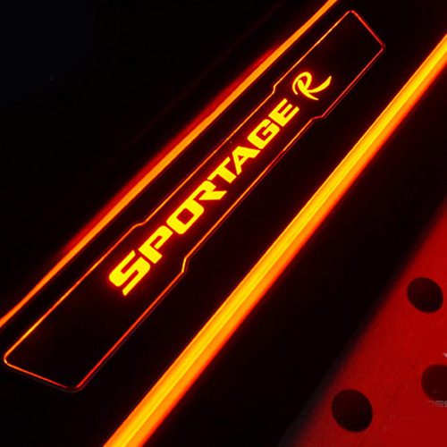 카이만 더뉴스포티지R 스마트 LED 도어스커프 몰딩 스크래치 흠집 방지 자동차 익스테리어용품